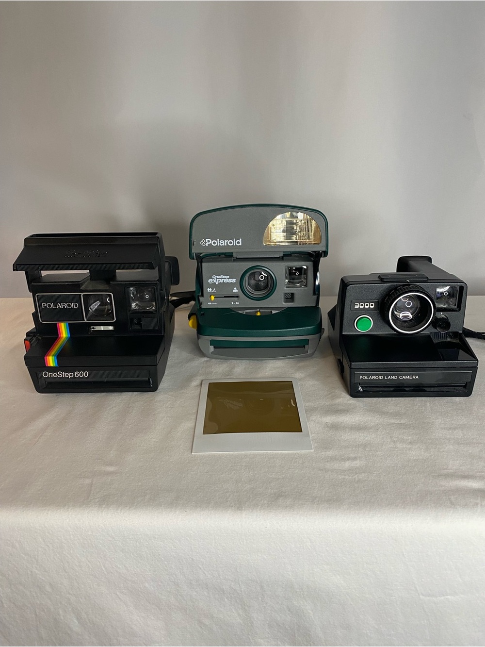 Polaroid Vintage OneStep 600 & Land Camera in Black & One Step Express in Green